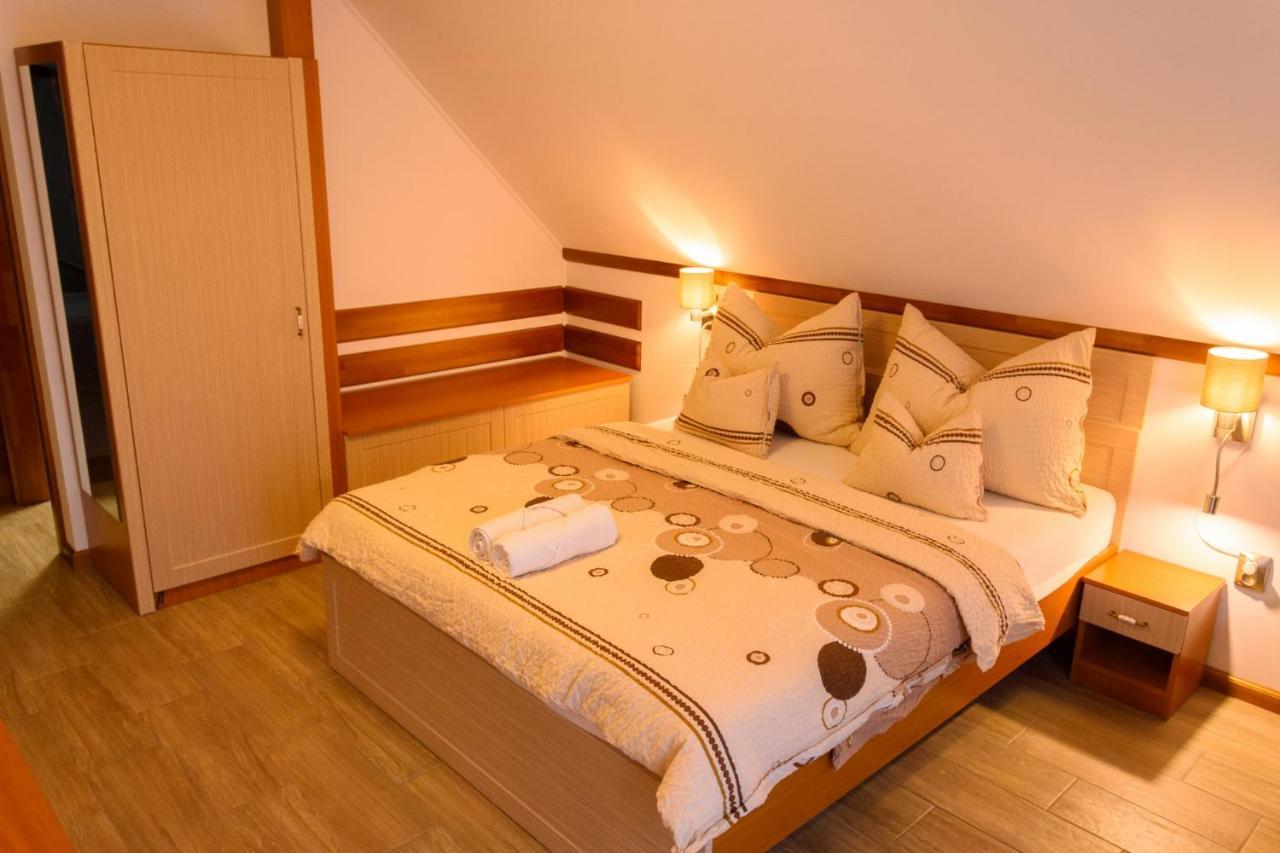 Hotel Tulipan Vendeghaz Orvenyes Zewnętrze zdjęcie