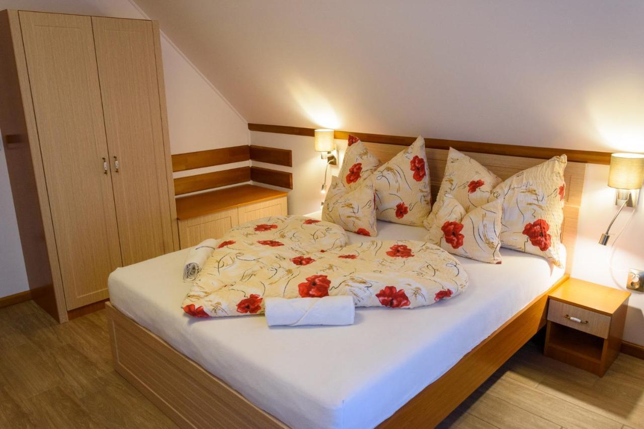 Hotel Tulipan Vendeghaz Orvenyes Zewnętrze zdjęcie